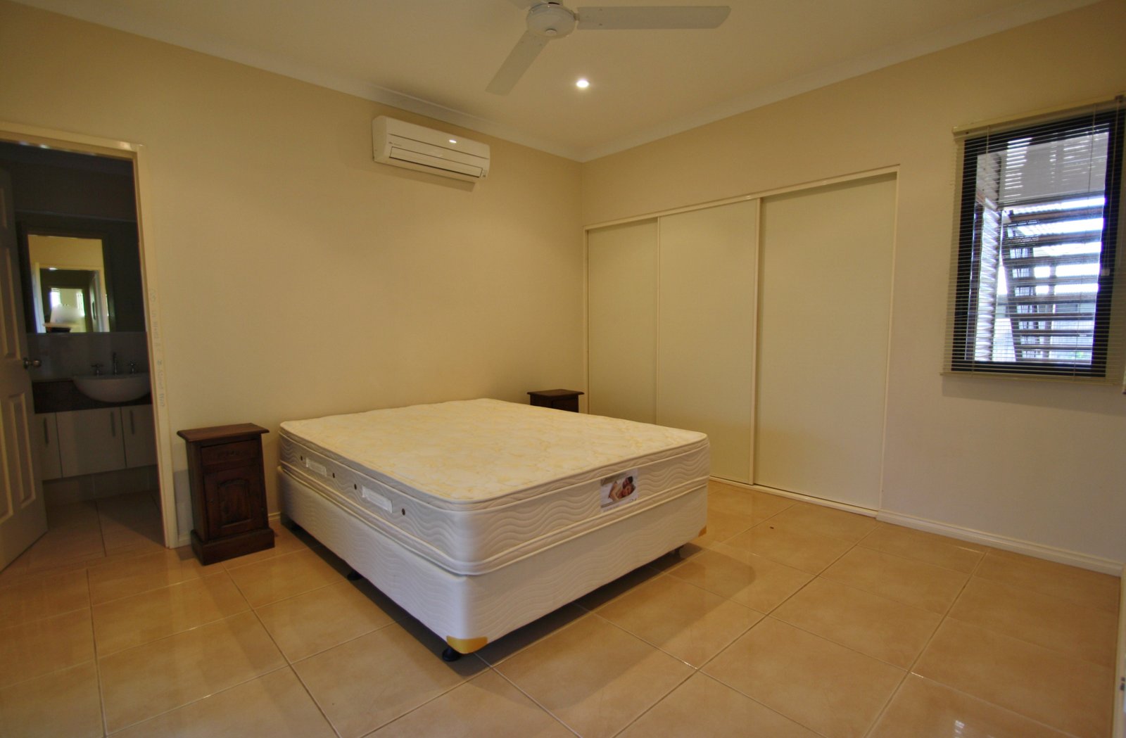 5/1-3 Bernard Way CABLE BEACH 12