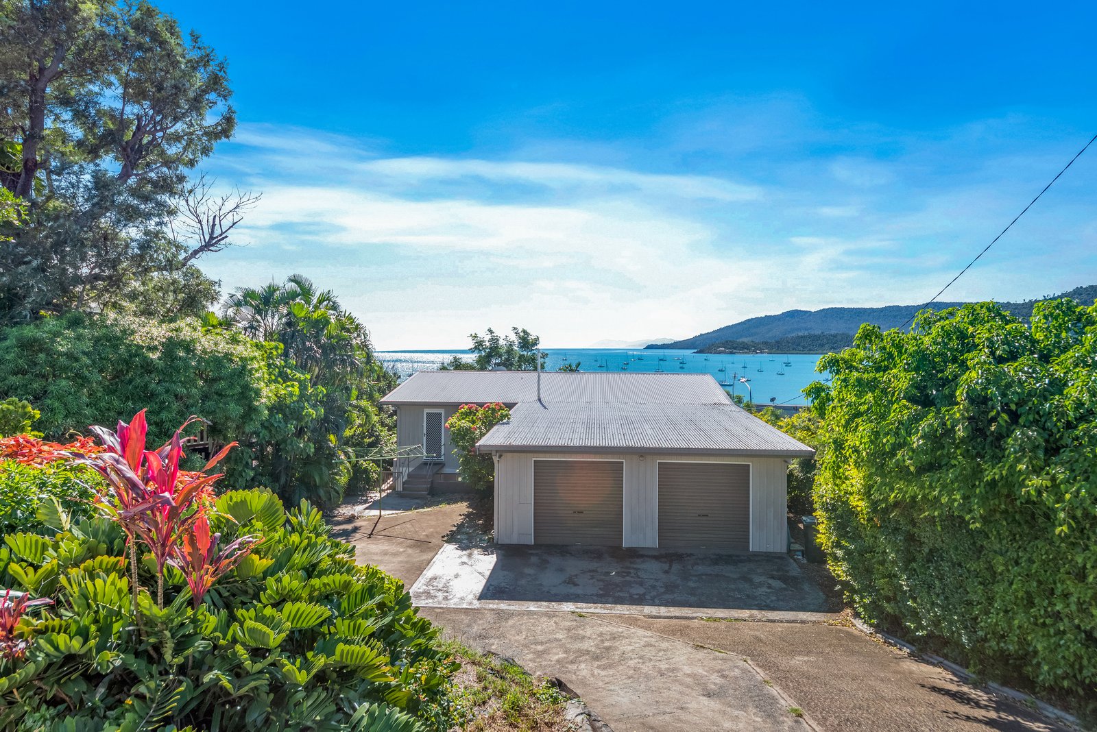 51 Airlie Crescent AIRLIE BEACH 16