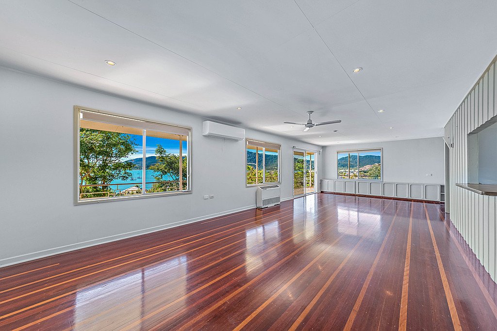 51 Airlie Crescent AIRLIE BEACH 3