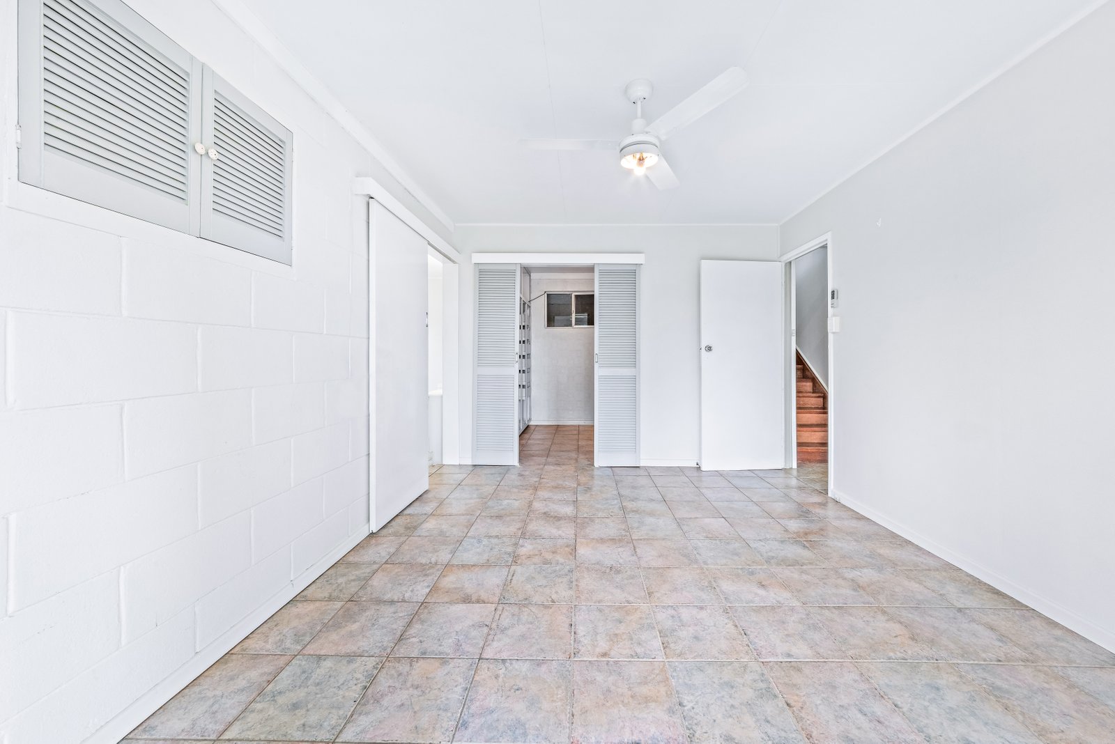 51 Airlie Crescent AIRLIE BEACH 19