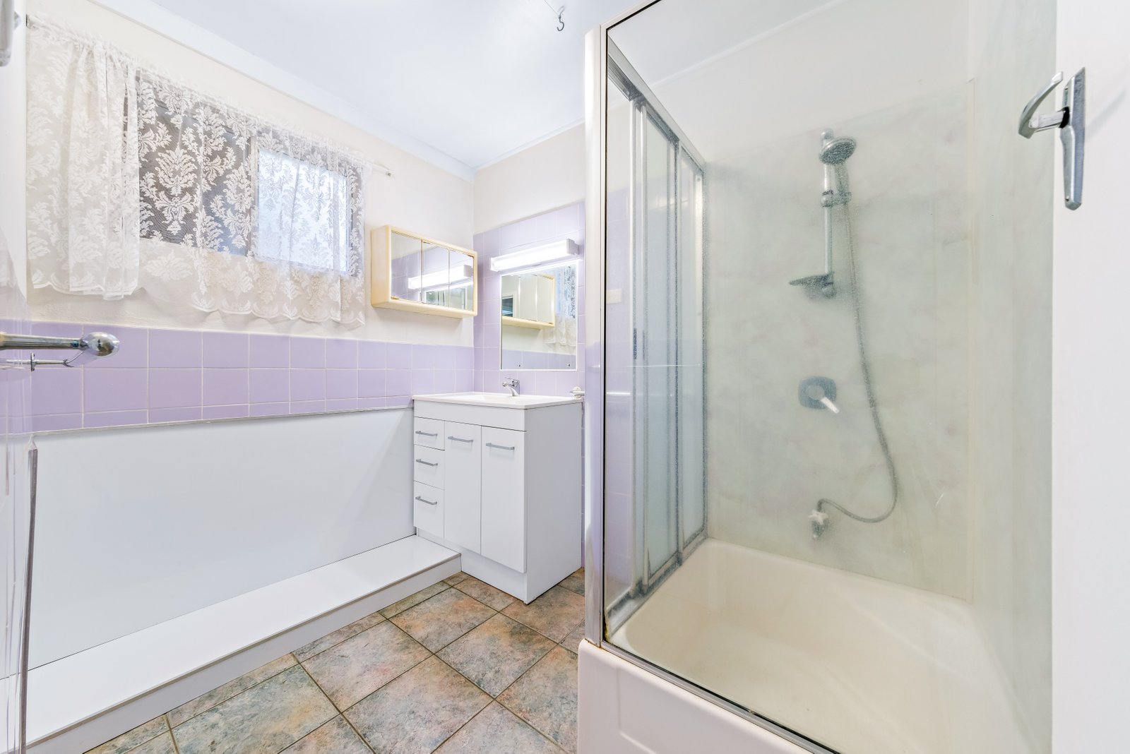 51 Airlie Crescent AIRLIE BEACH 10