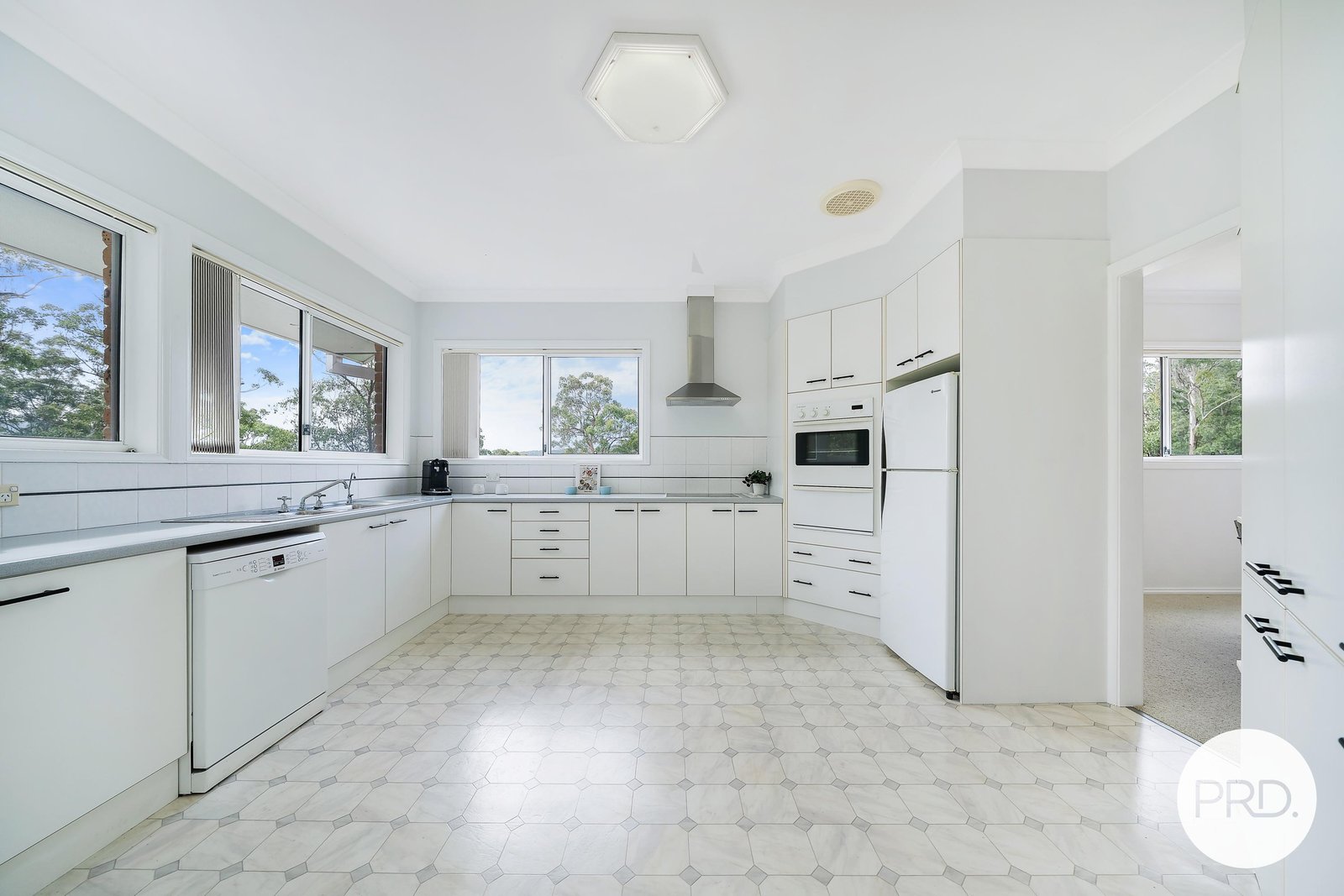 51 Benaroon Drive KENDALL 7