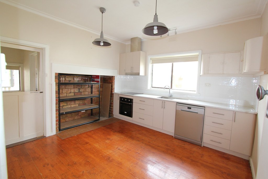51 Beverin Street SEBASTOPOL 2