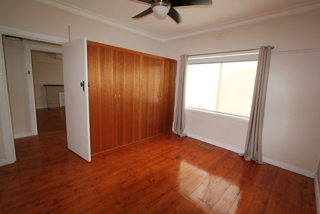 51 Beverin Street SEBASTOPOL 4