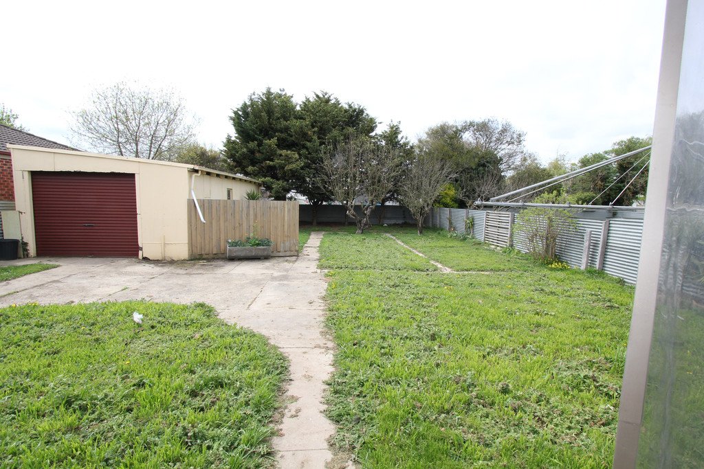 51 Beverin Street SEBASTOPOL 11