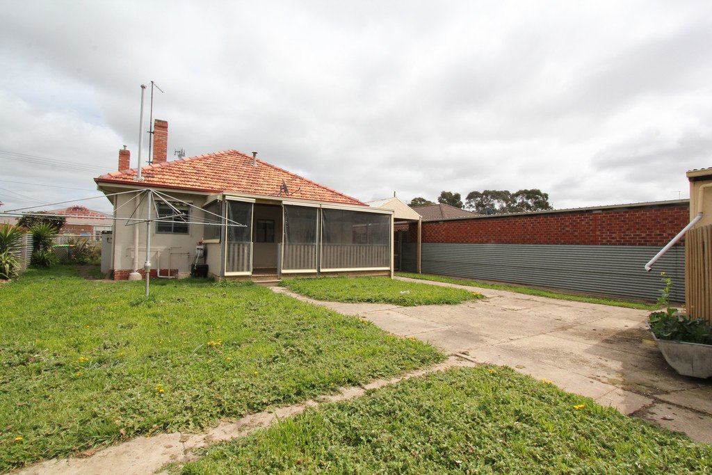 51 Beverin Street SEBASTOPOL 12