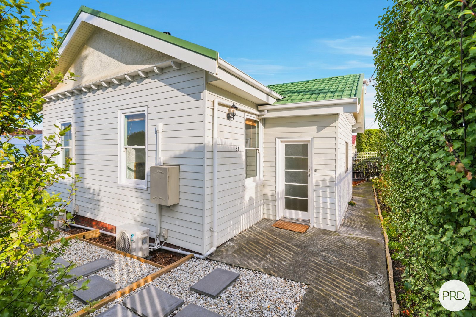 51 Clarence Street BELLERIVE 1