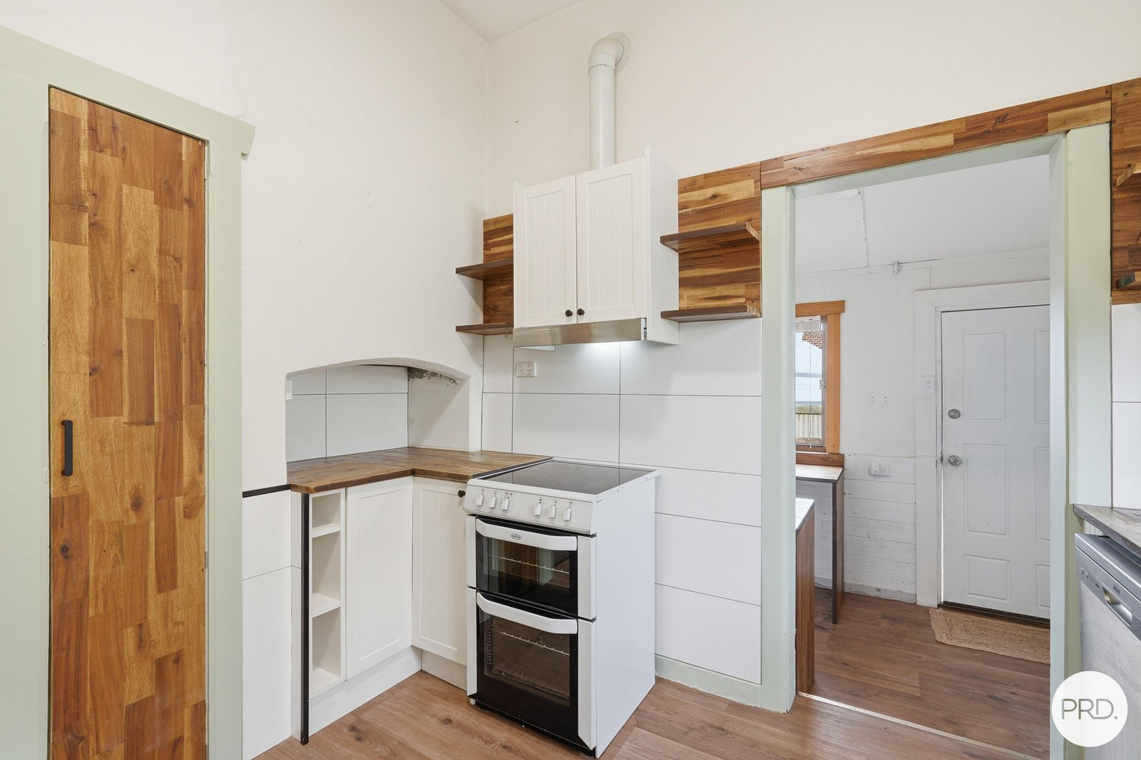 51 Clarence Street BELLERIVE 11