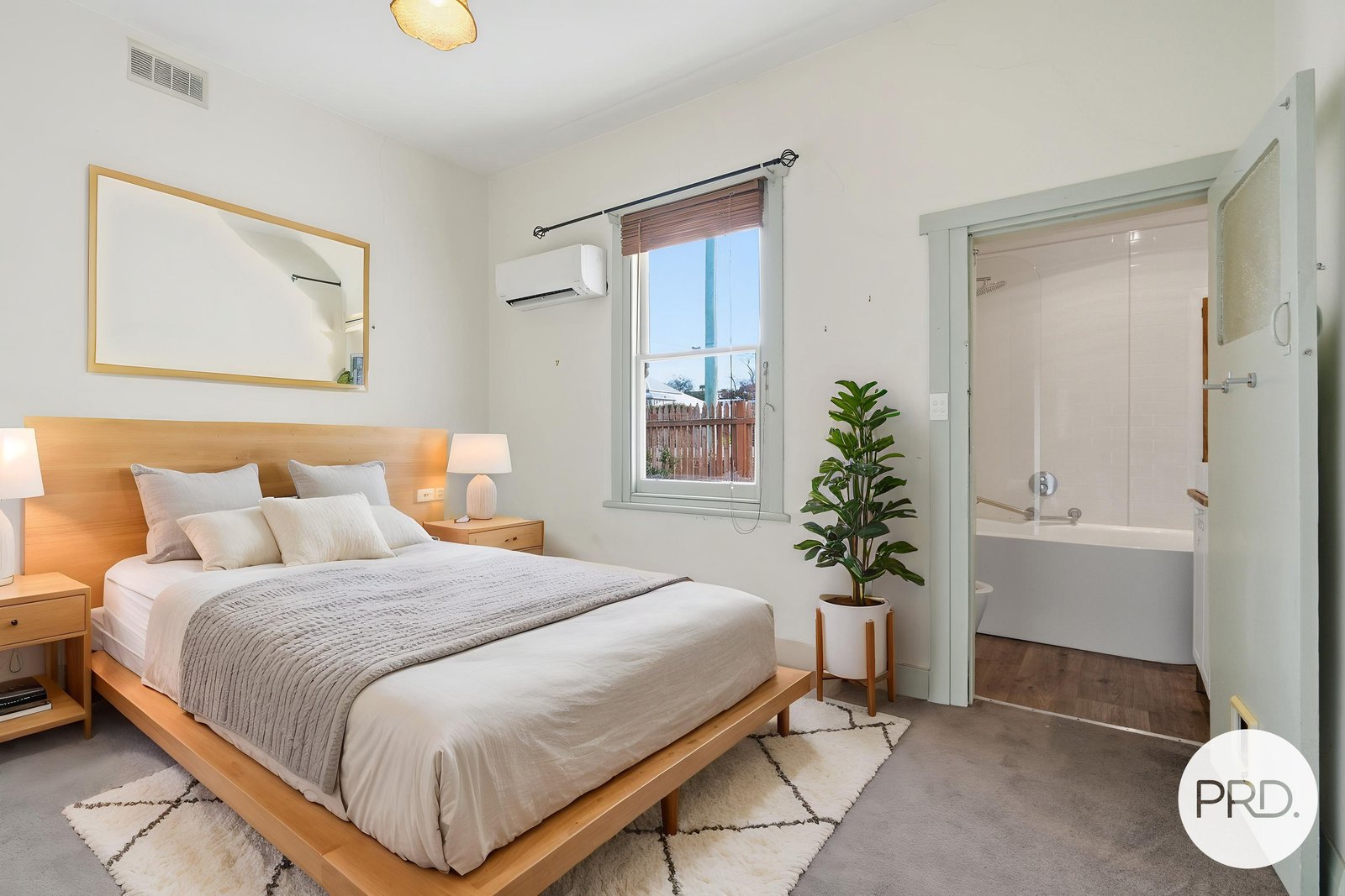 51 Clarence Street BELLERIVE 14