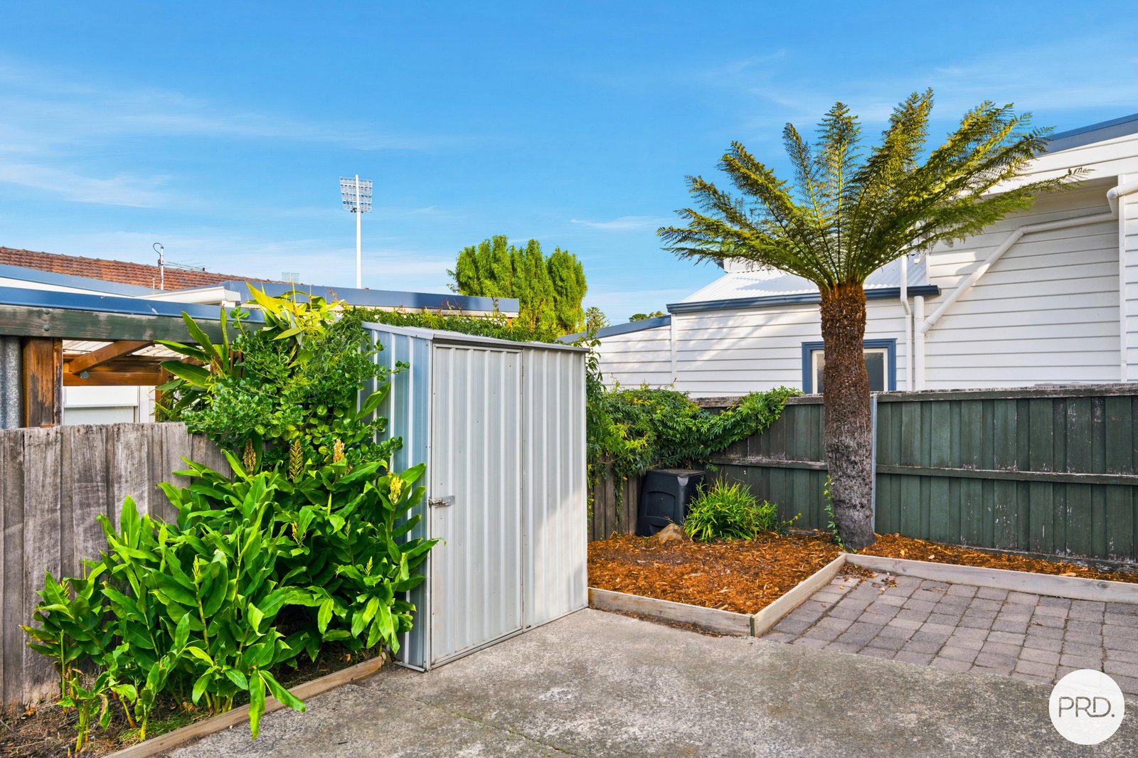 51 Clarence Street BELLERIVE 18