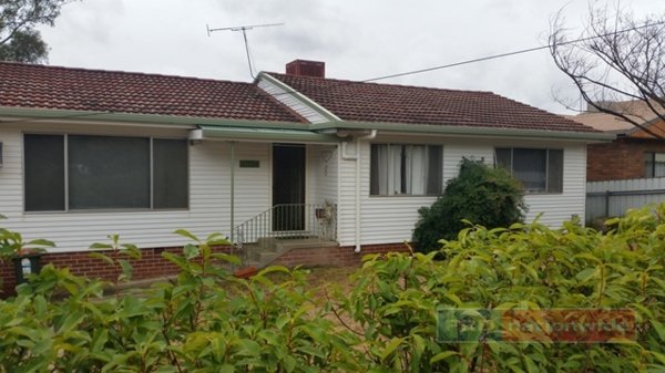 51 Clarke Street TUMUT 5