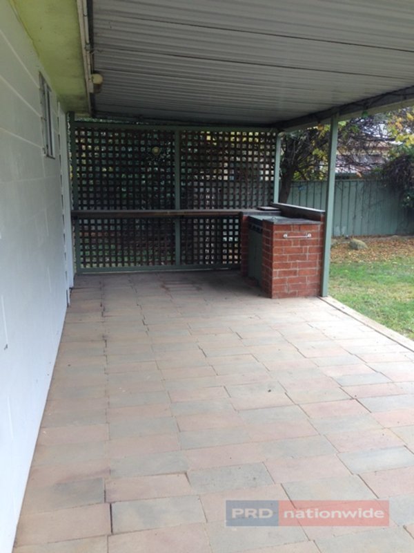 51 Clarke Street TUMUT 14