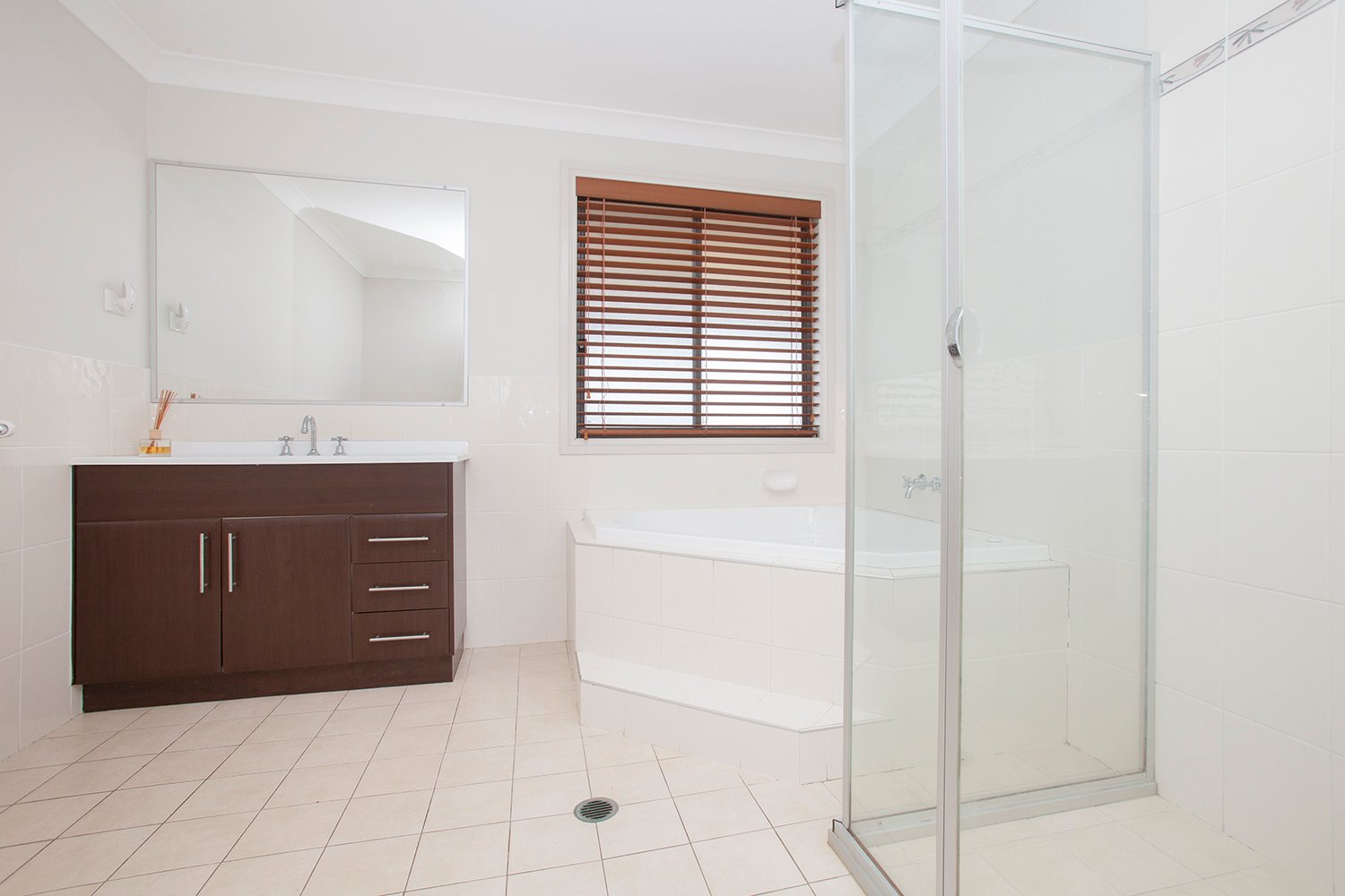 51 Dunmore Road LARGS 3