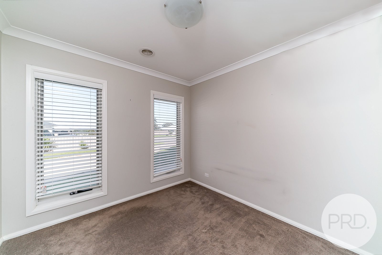 51 Durack Circuit BOOROOMA 5