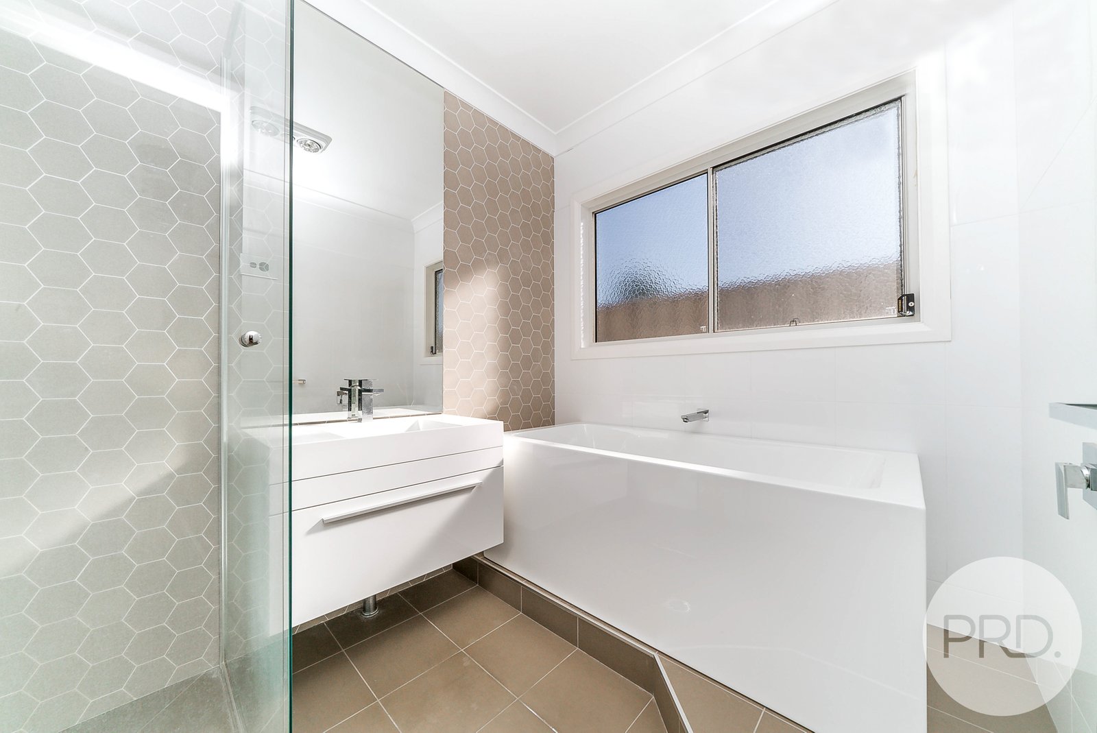 51 Durack Circuit BOOROOMA 6