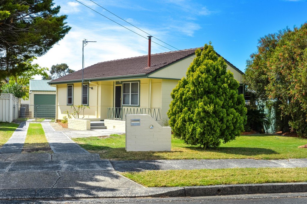 51 Eleebana Crescent KOONAWARRA 1