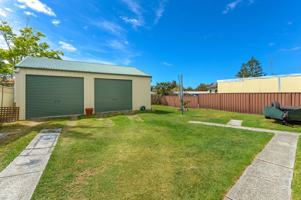 51 Eleebana Crescent KOONAWARRA 8