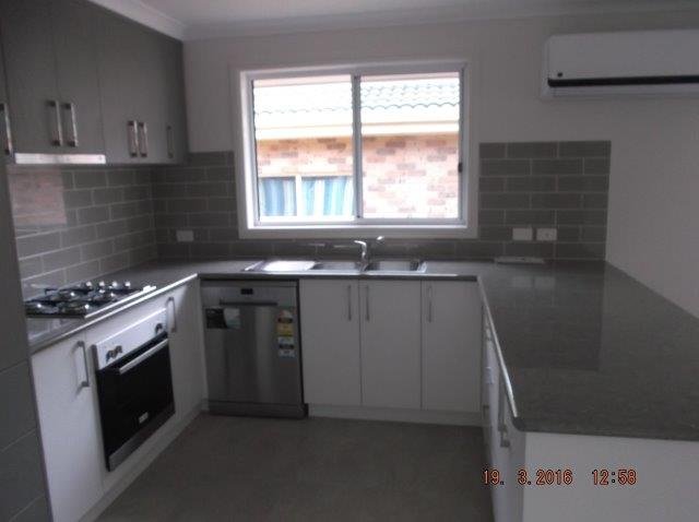 51 Elphick Street TUMUT 3