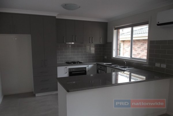 51 Elphick Street TUMUT 10