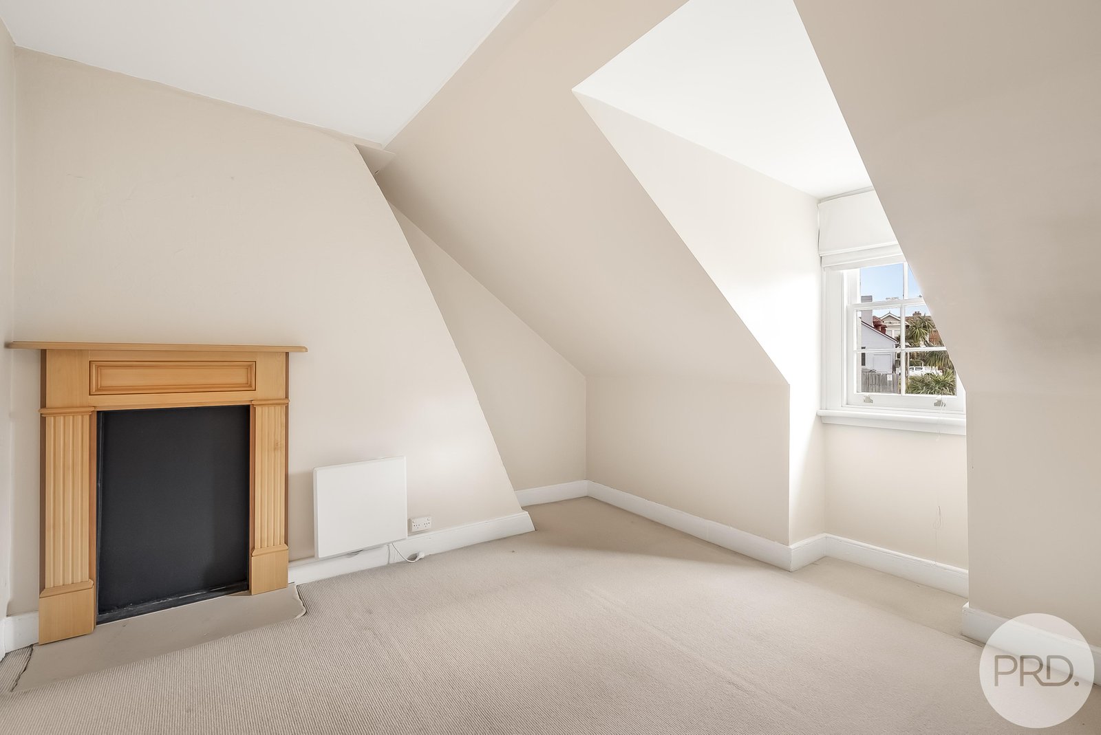 51 Fitzroy Crescent SOUTH HOBART 8