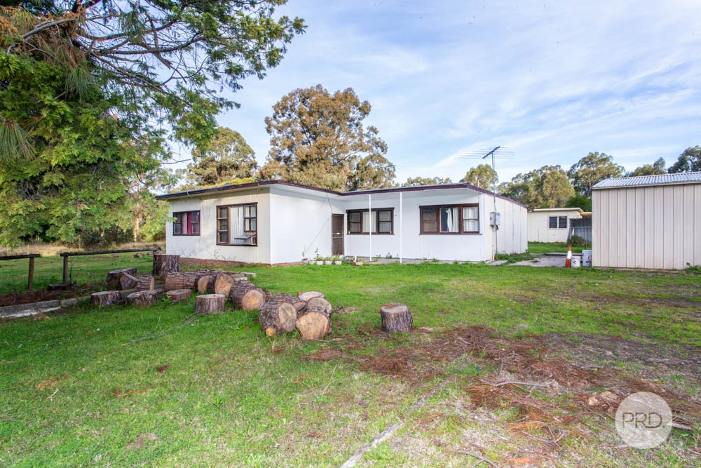 51 Fourth Avenue LLANDILO 2