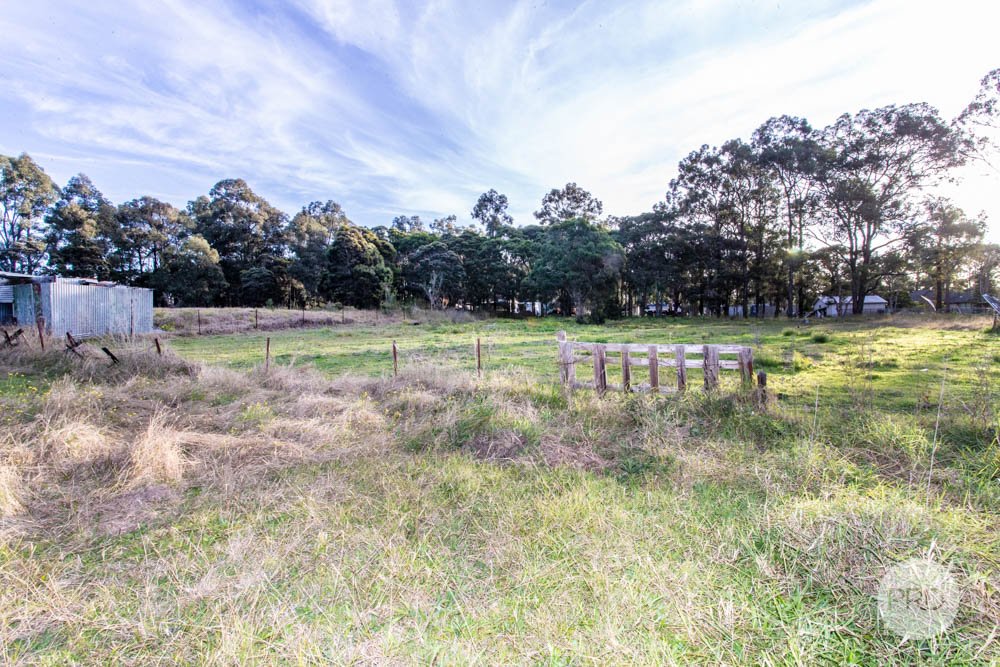 51 Fourth Avenue LLANDILO 20