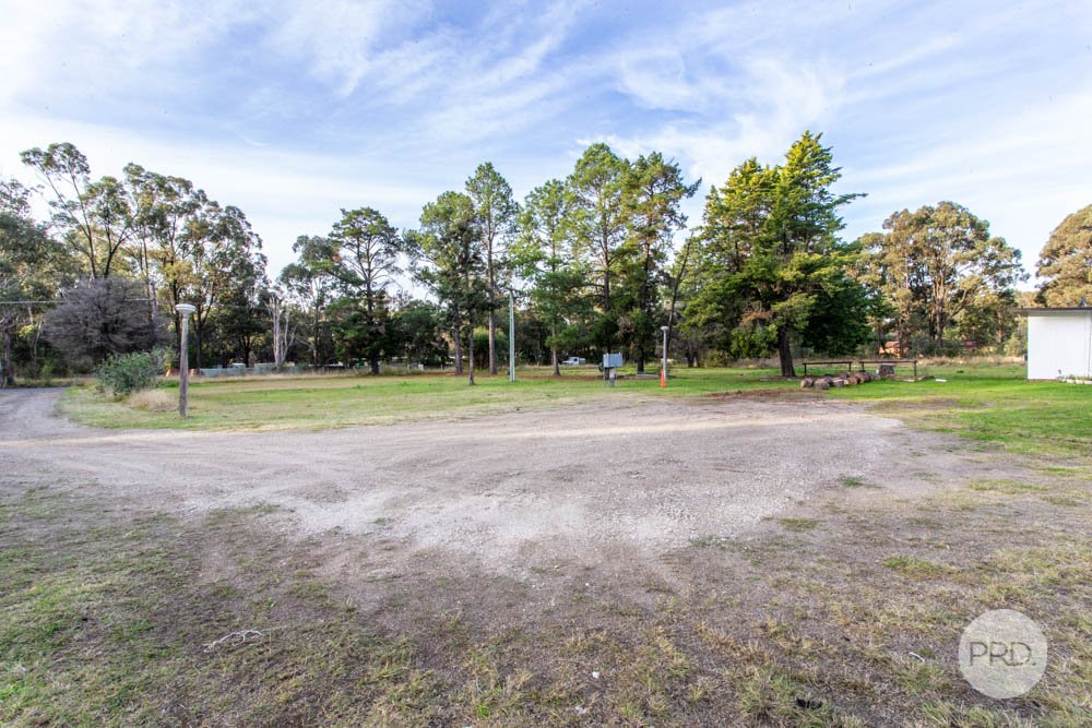 51 Fourth Avenue LLANDILO 22