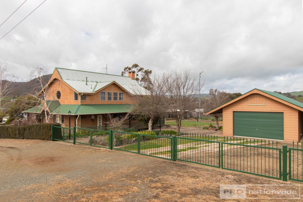 51 Gilmore Street ADELONG 22