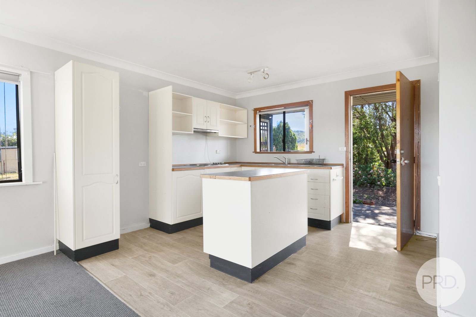 51 Hall Street WILLOW TREE 4