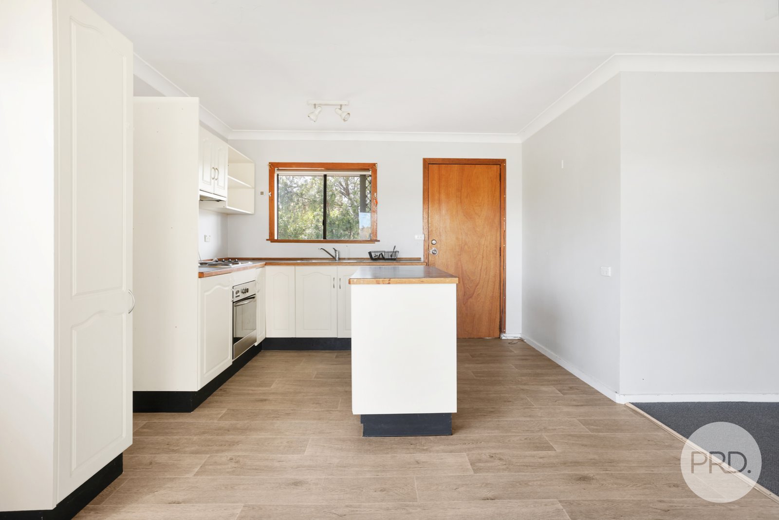 51 Hall Street WILLOW TREE 5