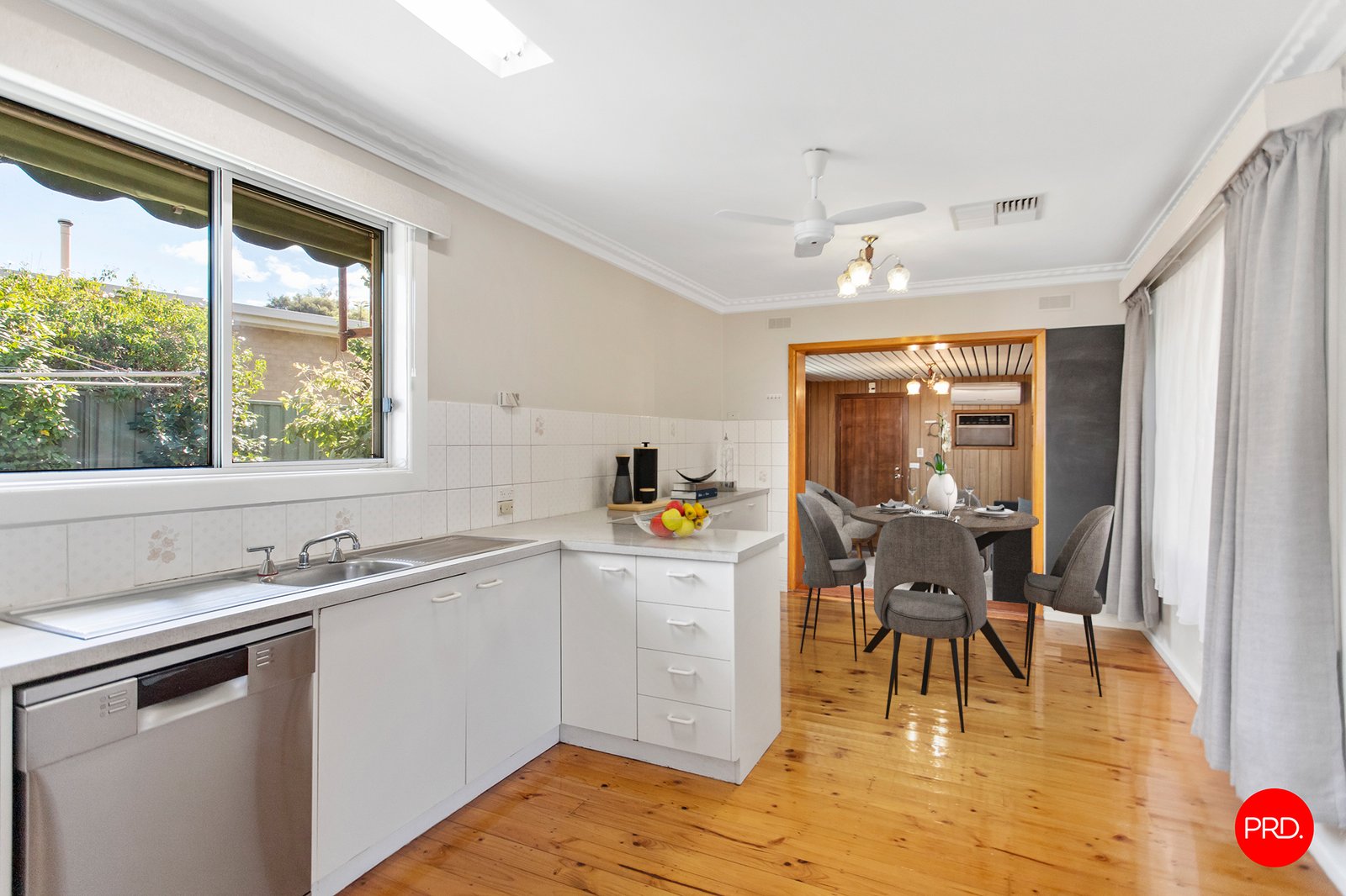 51 Holdsworth Road LONG GULLY 7