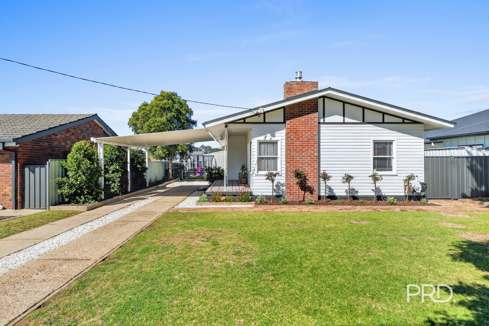 51 Inglis Street LAKE ALBERT 2