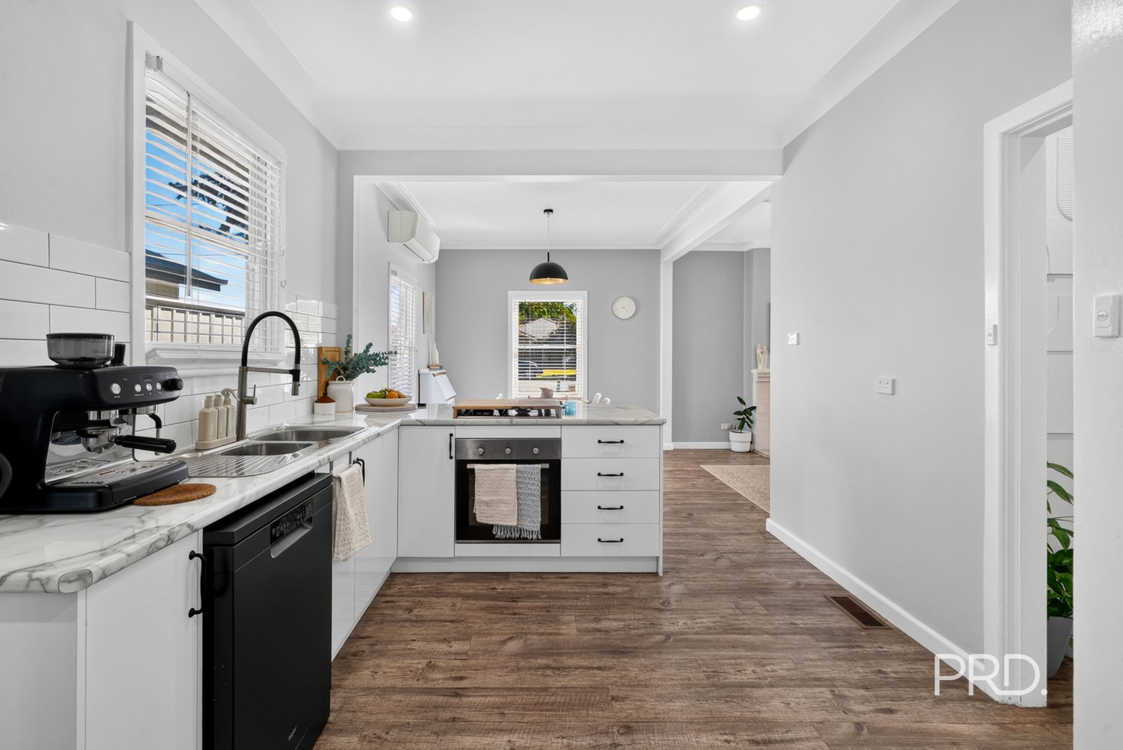 51 Inglis Street LAKE ALBERT 6
