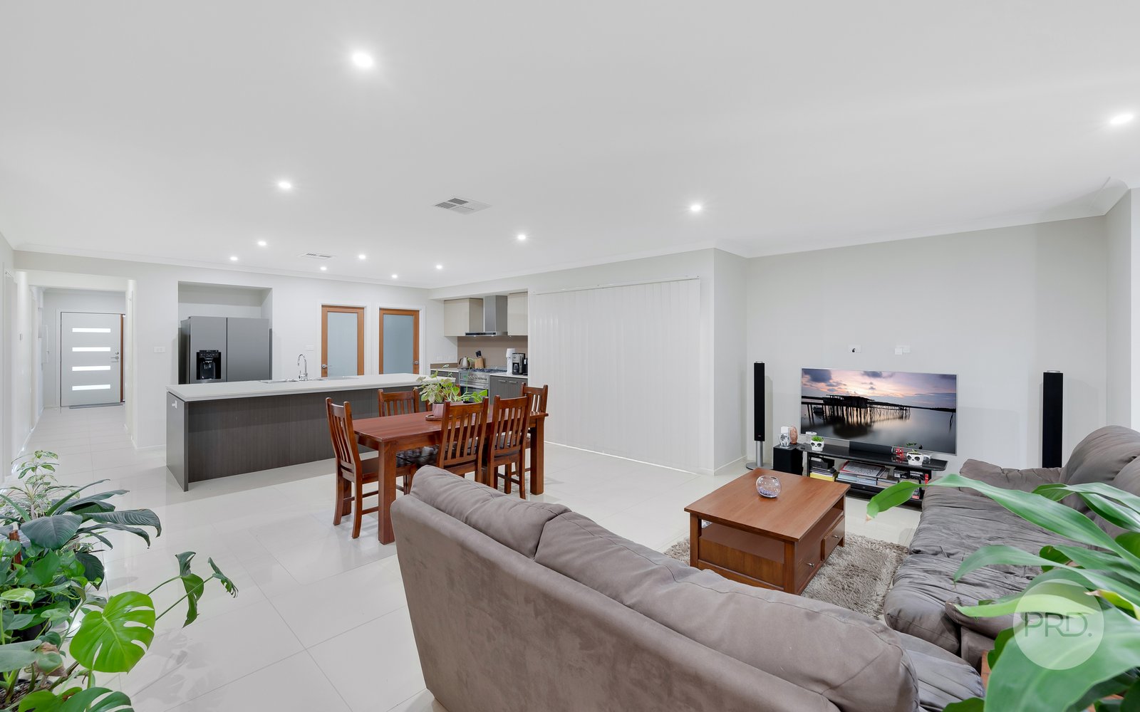 51 Lakeside Parade JORDAN SPRINGS 3