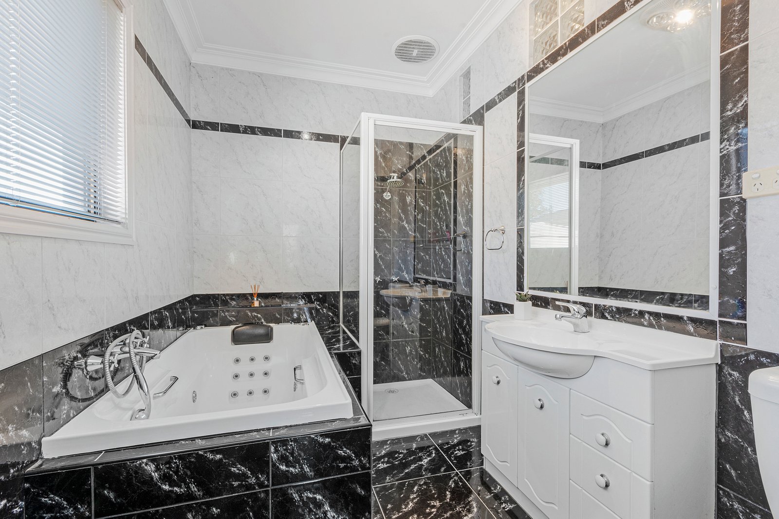 Gallery: 51 Logan Street