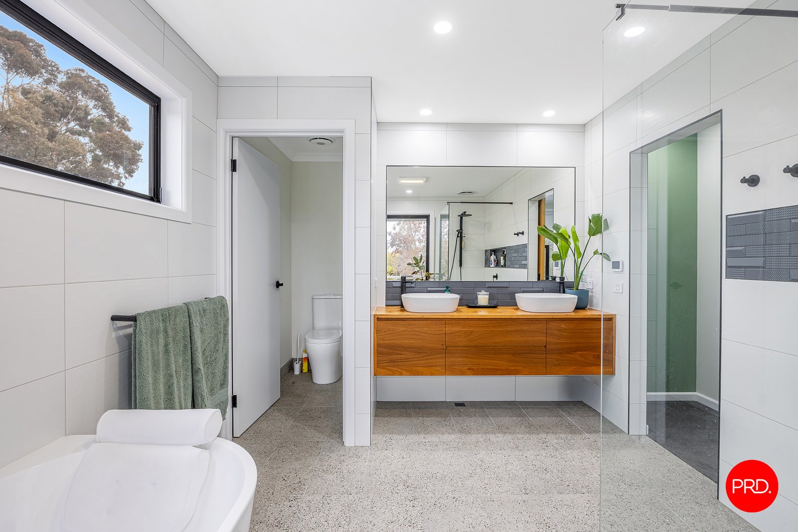 51 MacDougall Road GOLDEN SQUARE 4