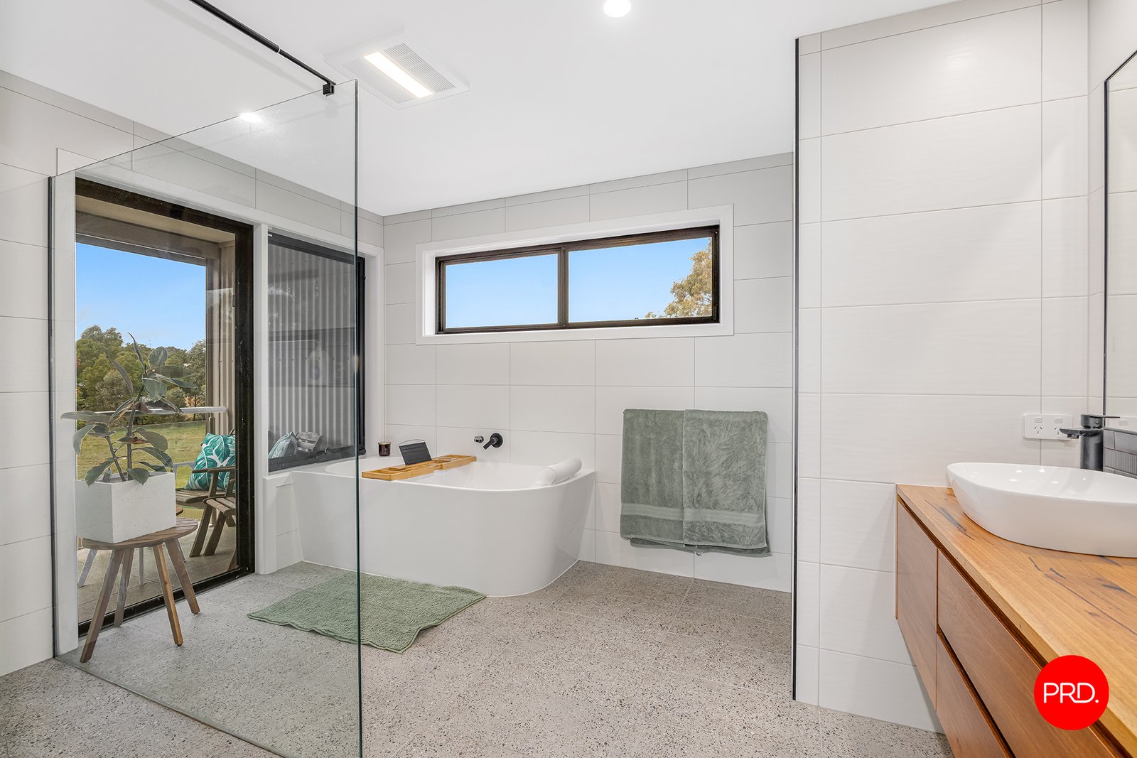 51 MacDougall Road GOLDEN SQUARE 5