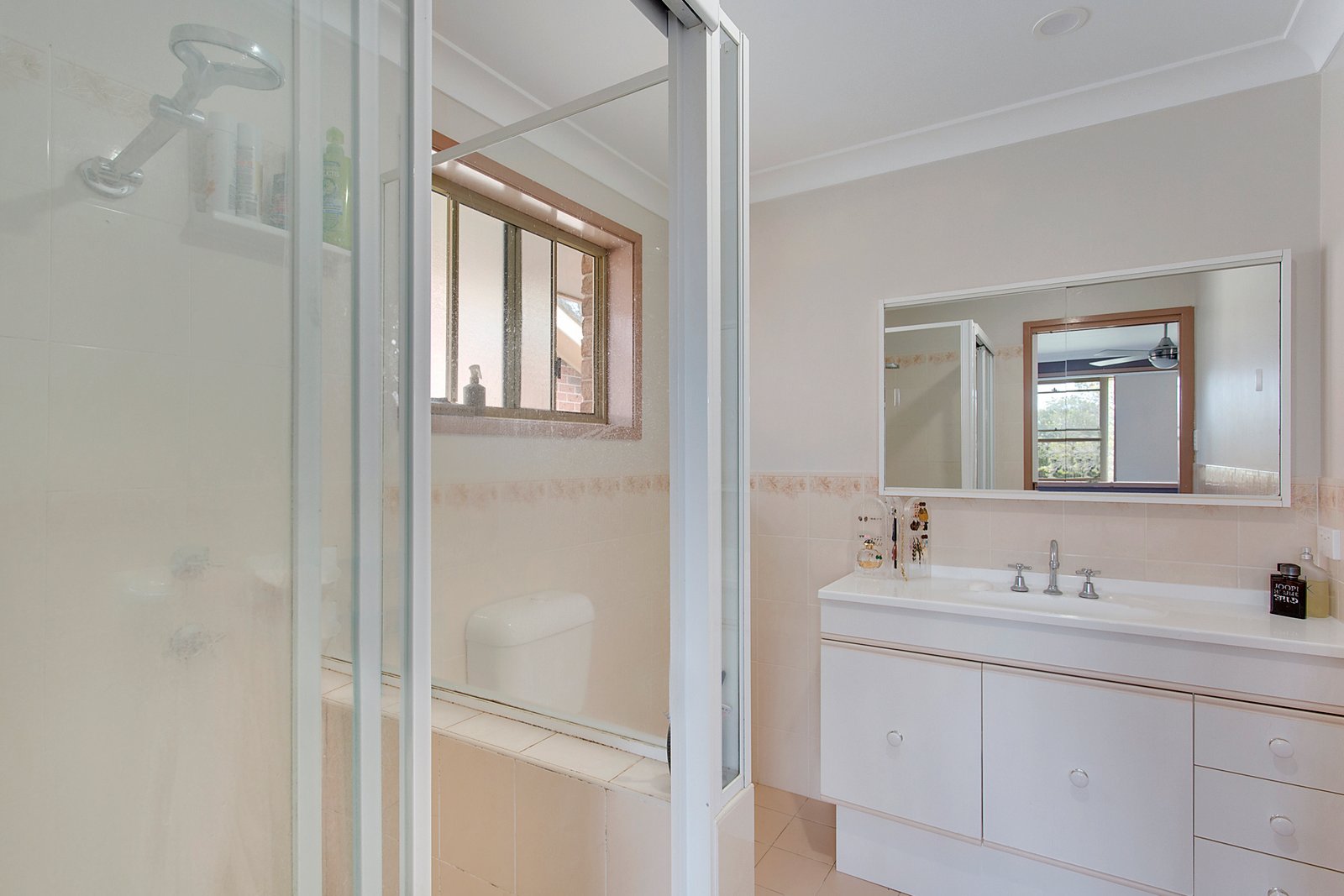 51 Murson Crescent NORTH HAVEN 11