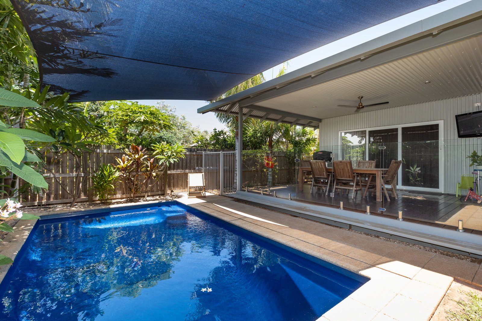 51 Nakamura Avenue BILINGURR 1