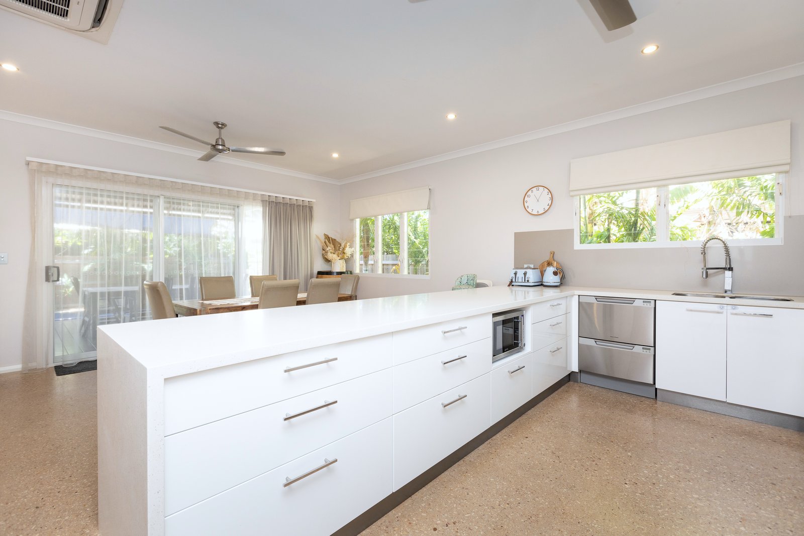 51 Nakamura Avenue BILINGURR 2