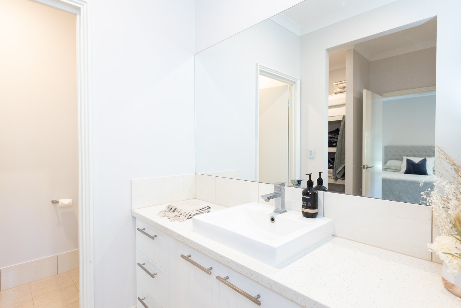 51 Nakamura Avenue BILINGURR 21