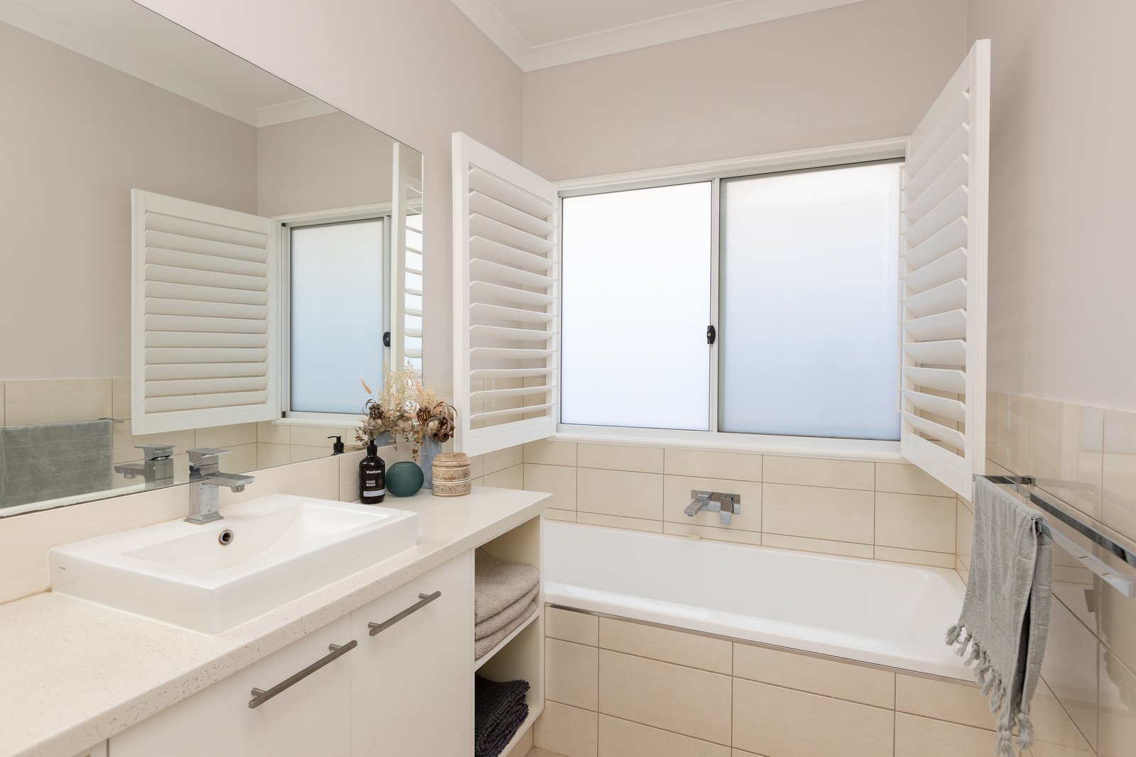 51 Nakamura Avenue BILINGURR 22