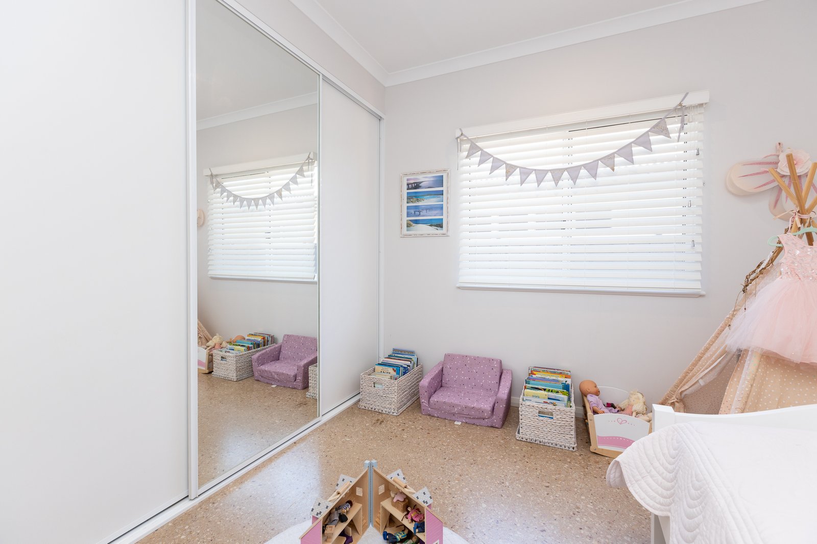 51 Nakamura Avenue BILINGURR 28