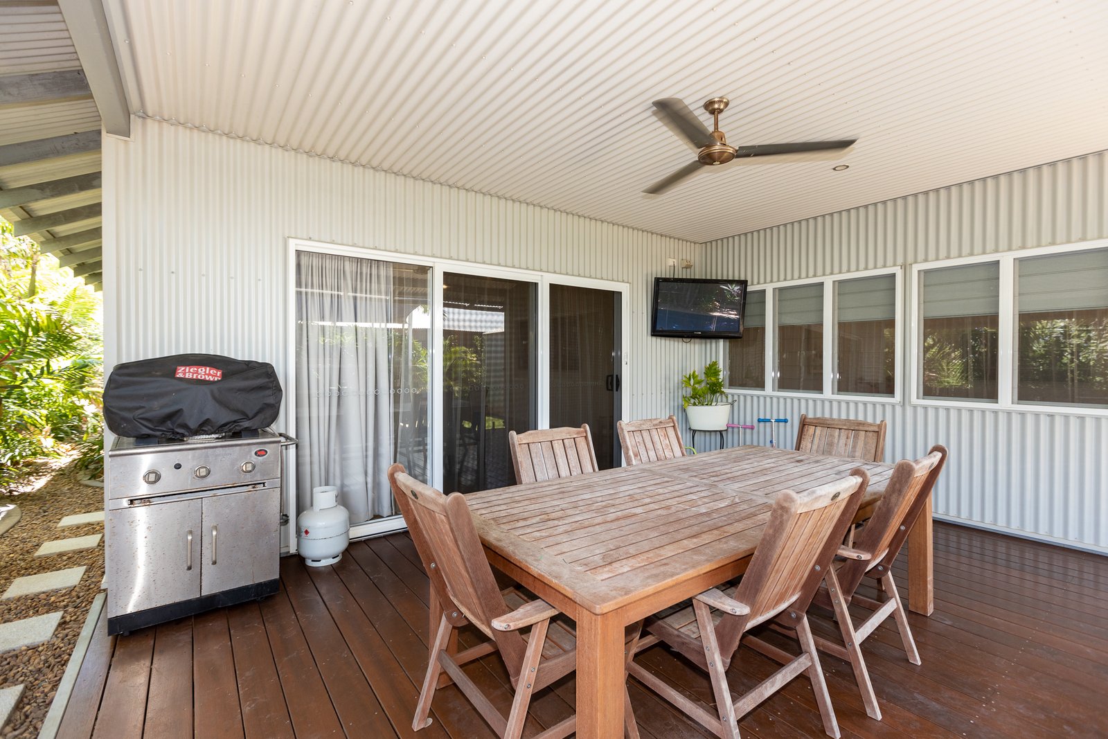 51 Nakamura Avenue BILINGURR 31