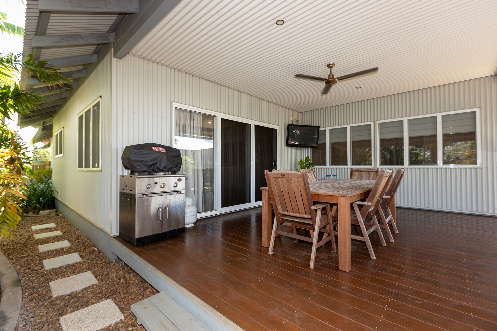 51 Nakamura Avenue BILINGURR 32