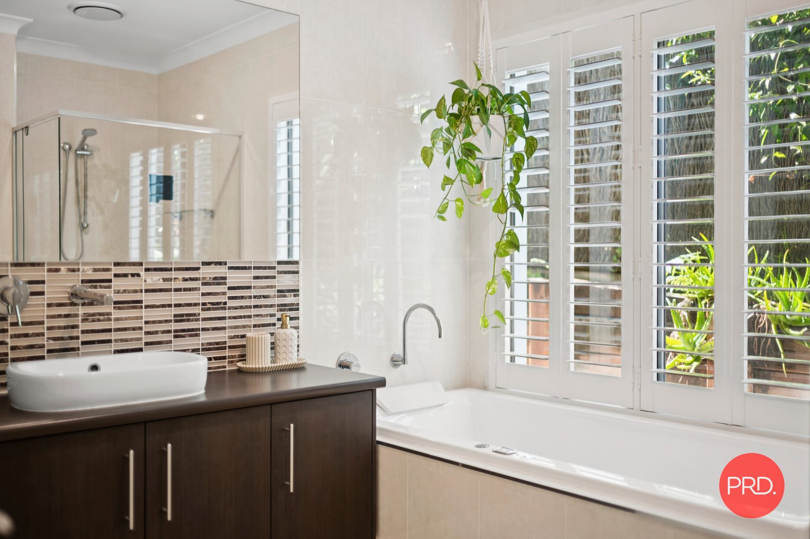 51 North Sapphire Road SAPPHIRE BEACH 17