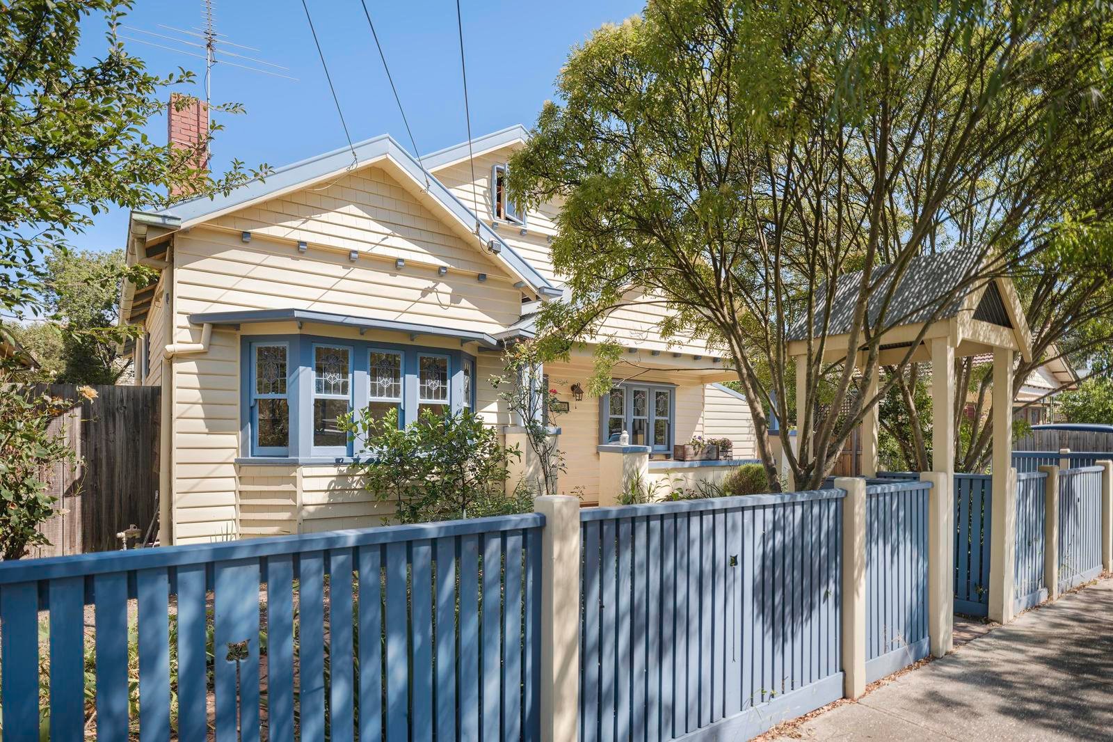 31 Campbell Hill Road, Guildford