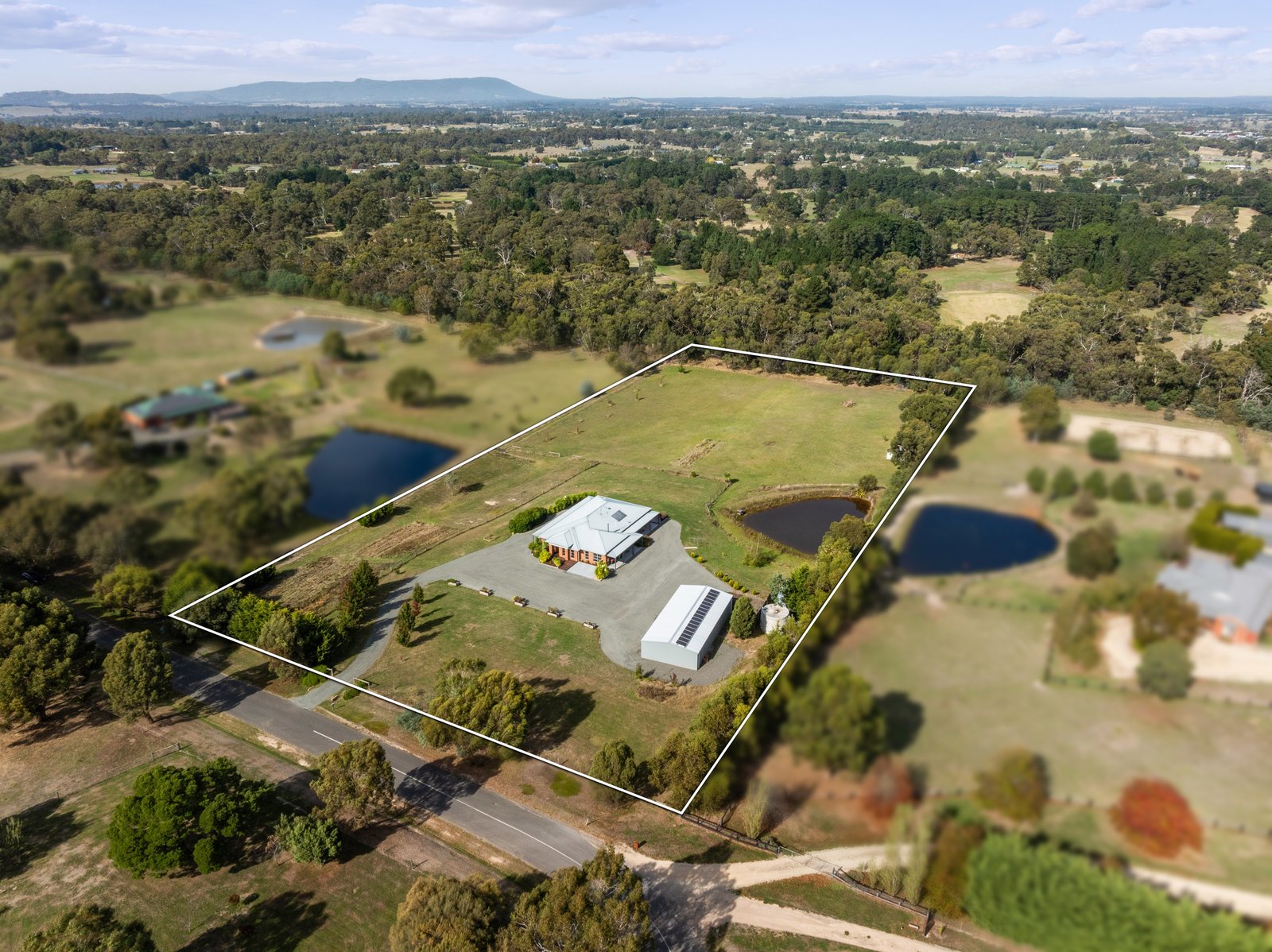 Real Estate and Property in 51 Rosa Court, Kyneton, VIC