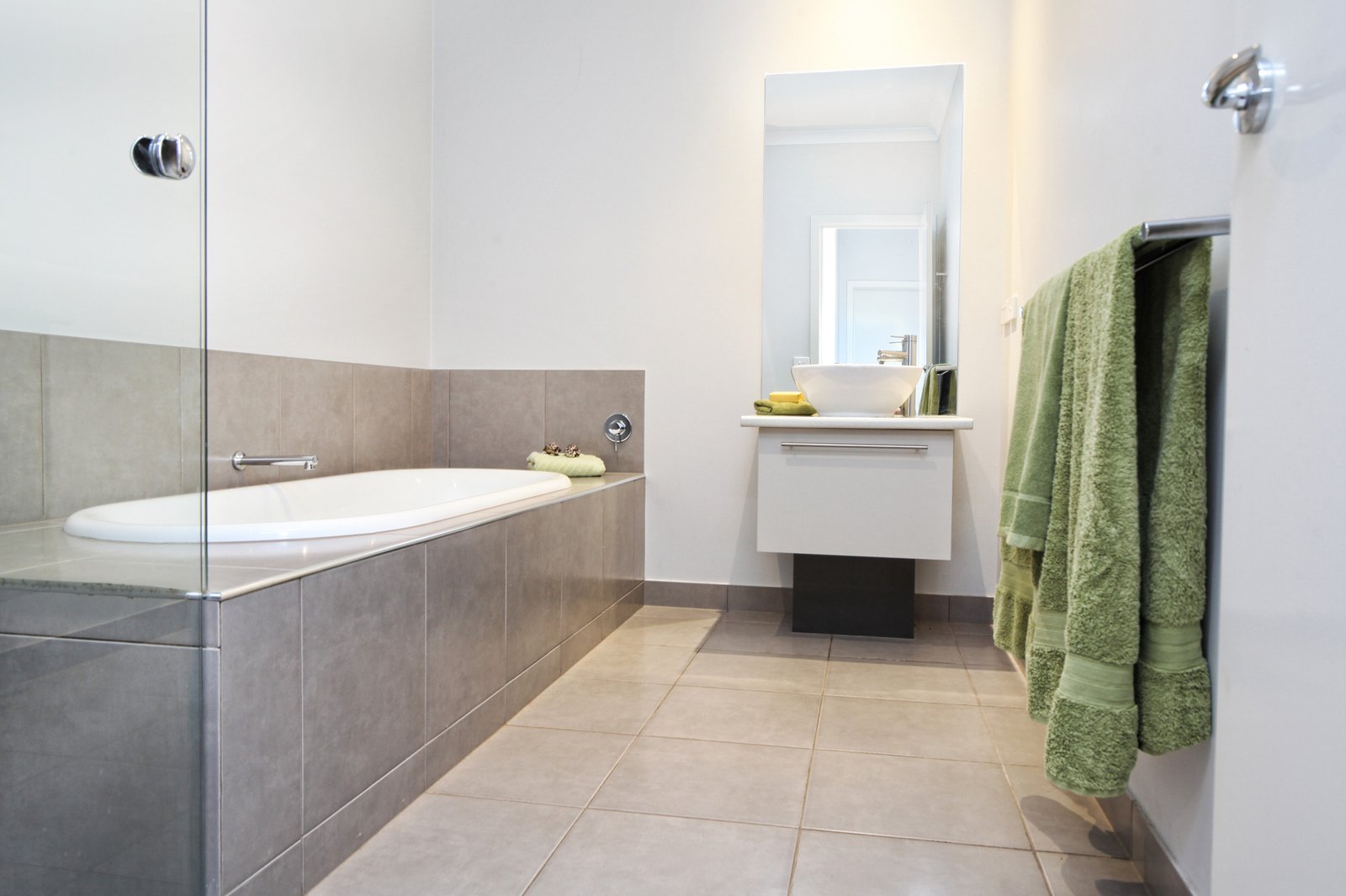 Real Estate and Property in 51 Rosa Court, Kyneton, VIC