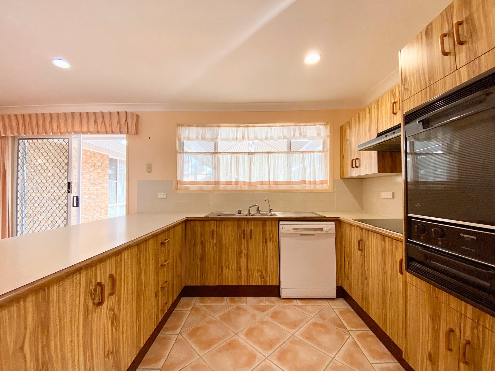 51 Spinnaker Way CORLETTE 4
